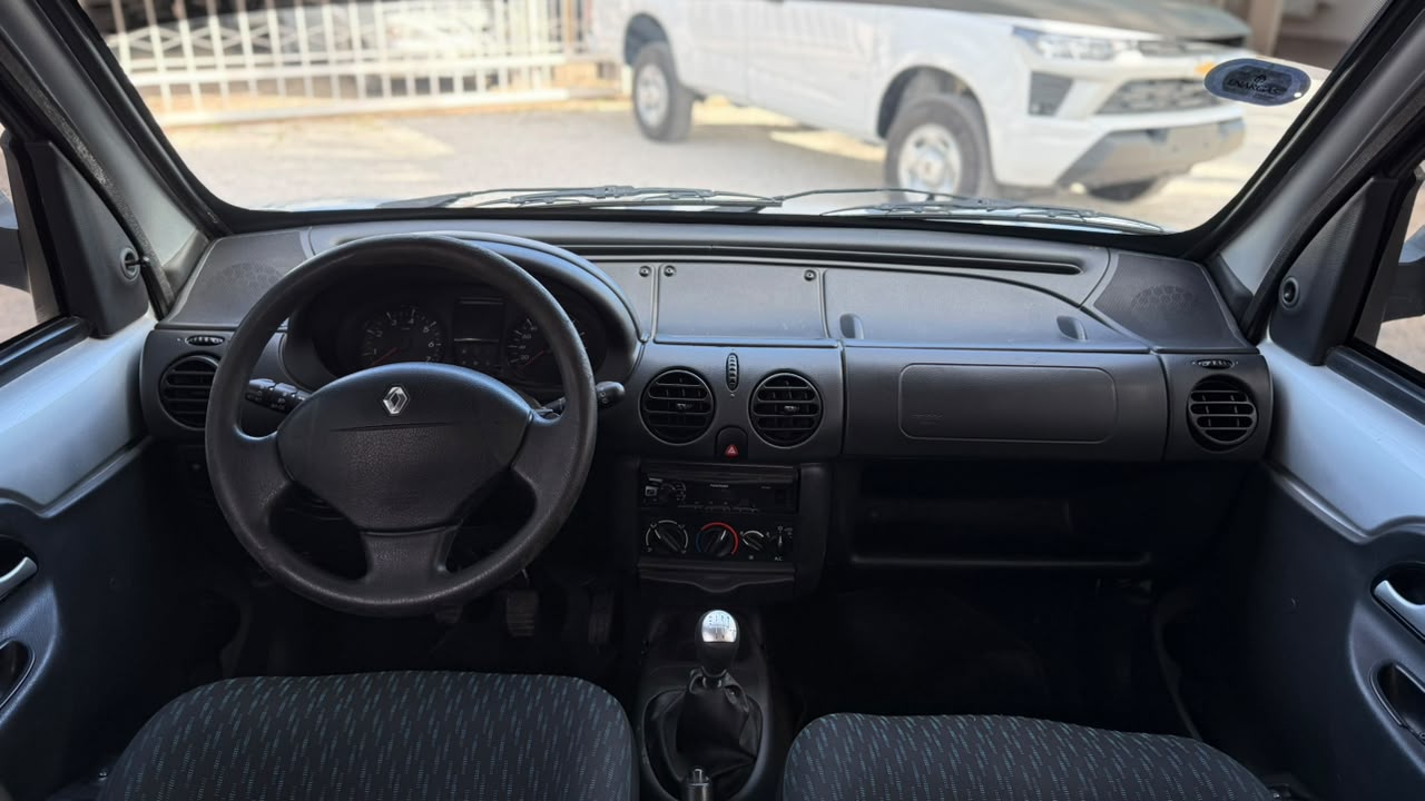 RENAULT - KANGOO  PH3  AUTHENTIQUE  PLUS  1.6   CON GNC  - MANUAL  - 2016